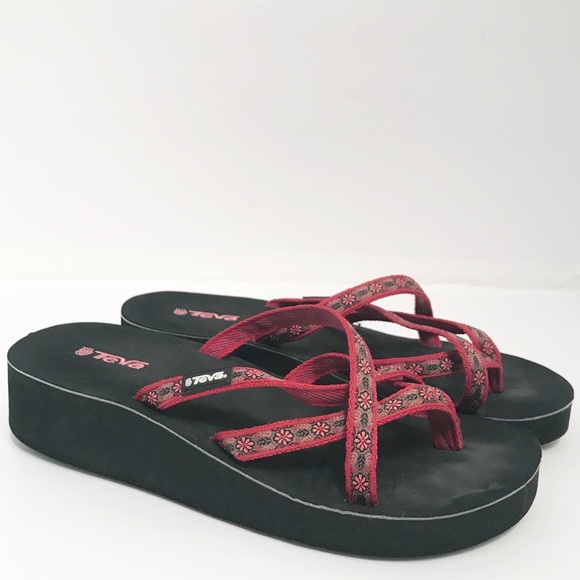 Teva Shoes - Teva • Red Strap Flip flops Size 10